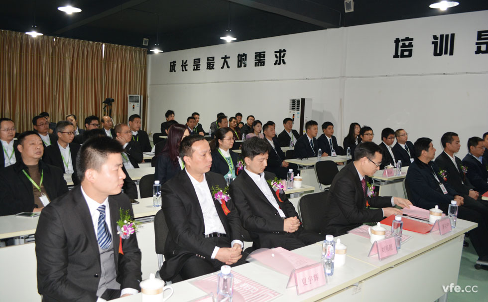 銀河電氣與中達(dá)特科達(dá)成戰(zhàn)略合作簽約現(xiàn)場 銀河電氣與中達(dá)特科達(dá)成戰(zhàn)略合作簽約現(xiàn)場