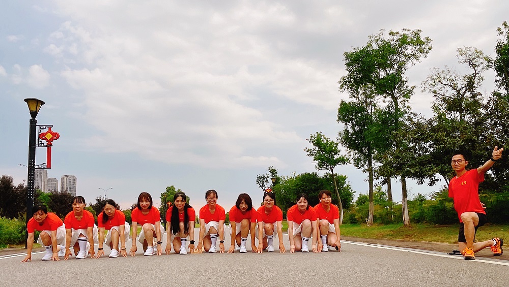 為黨“慶生” 為黨“慶生”