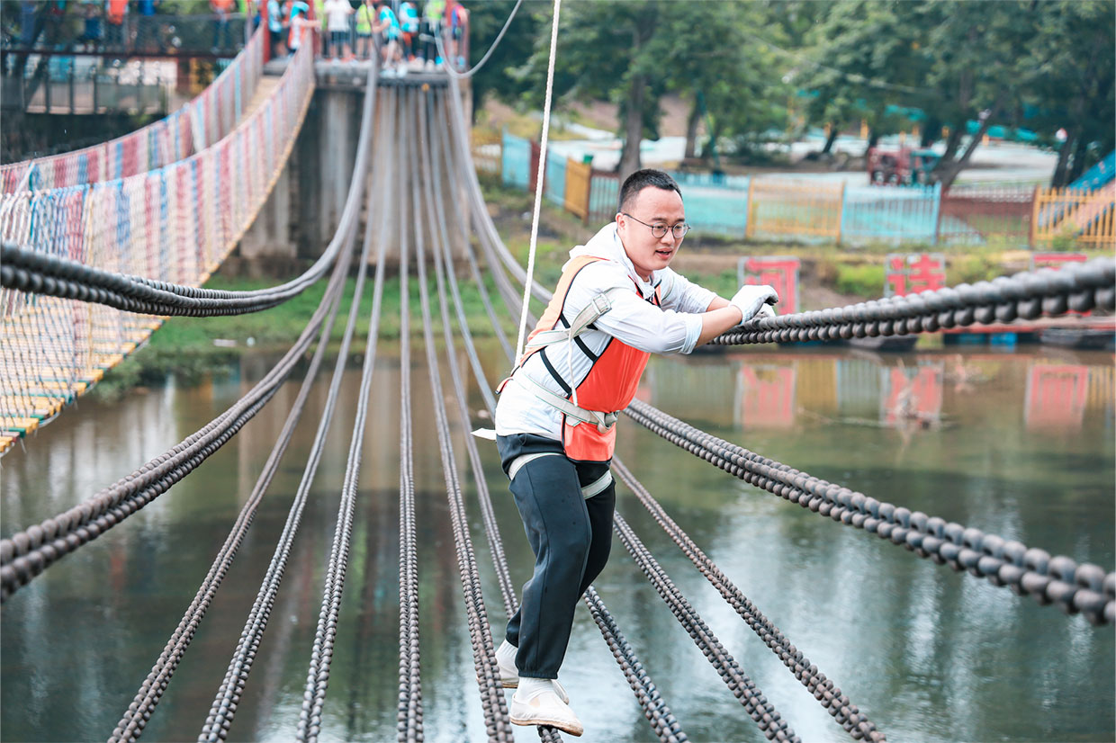 團(tuán)隊(duì)的力量 沖鋒沖鋒，沖向巔峰——沖鋒隊(duì)口號