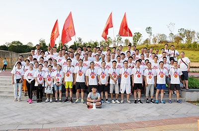 恒力長(zhǎng)跑隊(duì)決戰(zhàn)松雅湖，再創(chuàng)佳績(jī)